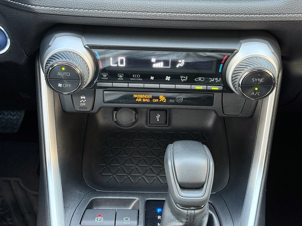 2022 Toyota RAV4 Hybrid XLE - AWD | SUNROOF | CLEAN CARFAX