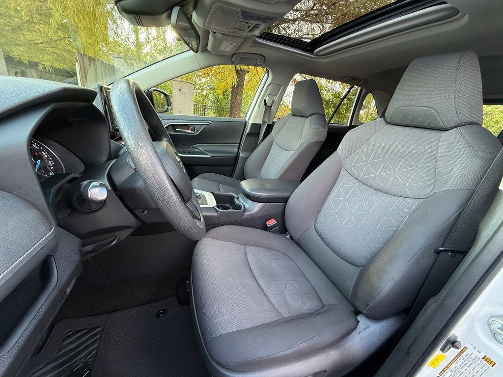 2022 Toyota RAV4 Hybrid XLE - AWD | SUNROOF | CLEAN CARFAX