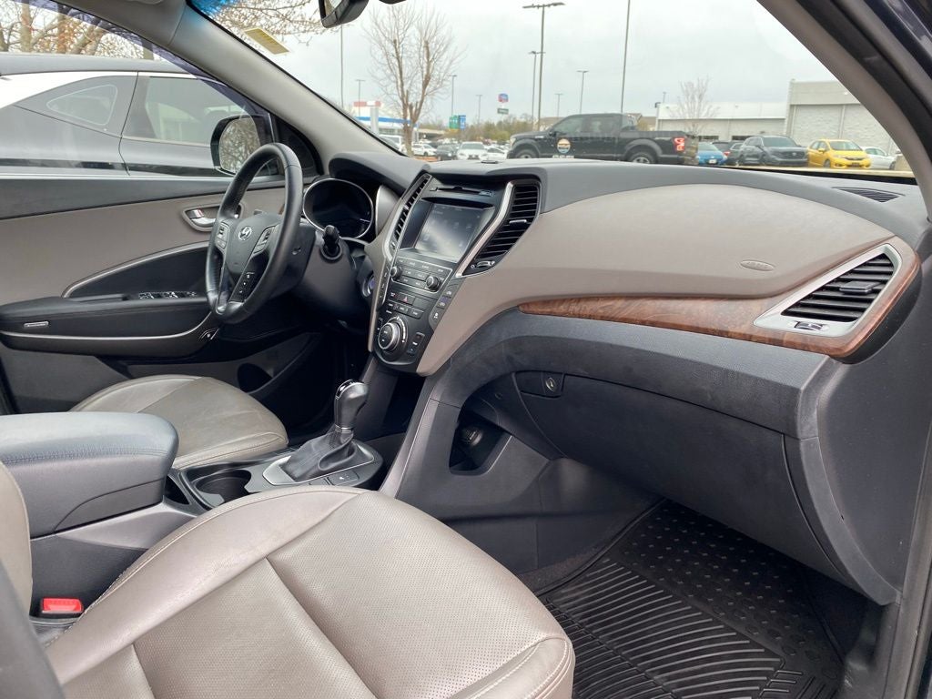 2017 Hyundai Santa Fe SE