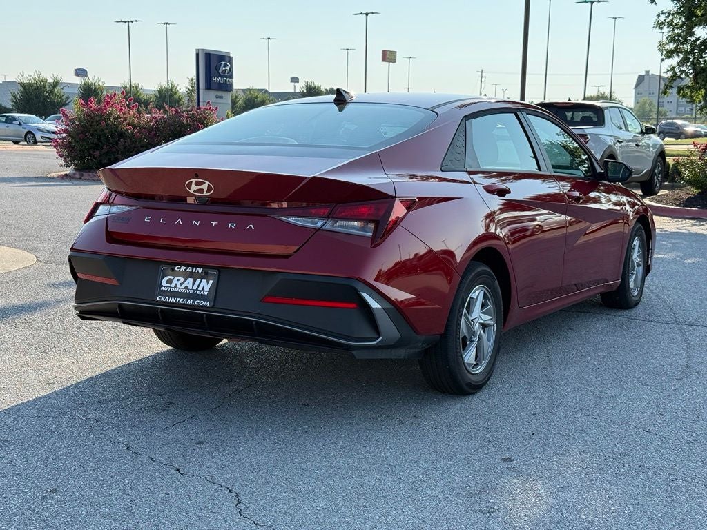 2025 Hyundai Elantra SE