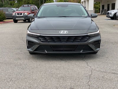 2025 Hyundai Elantra SE