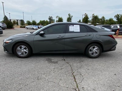 2025 Hyundai Elantra SE
