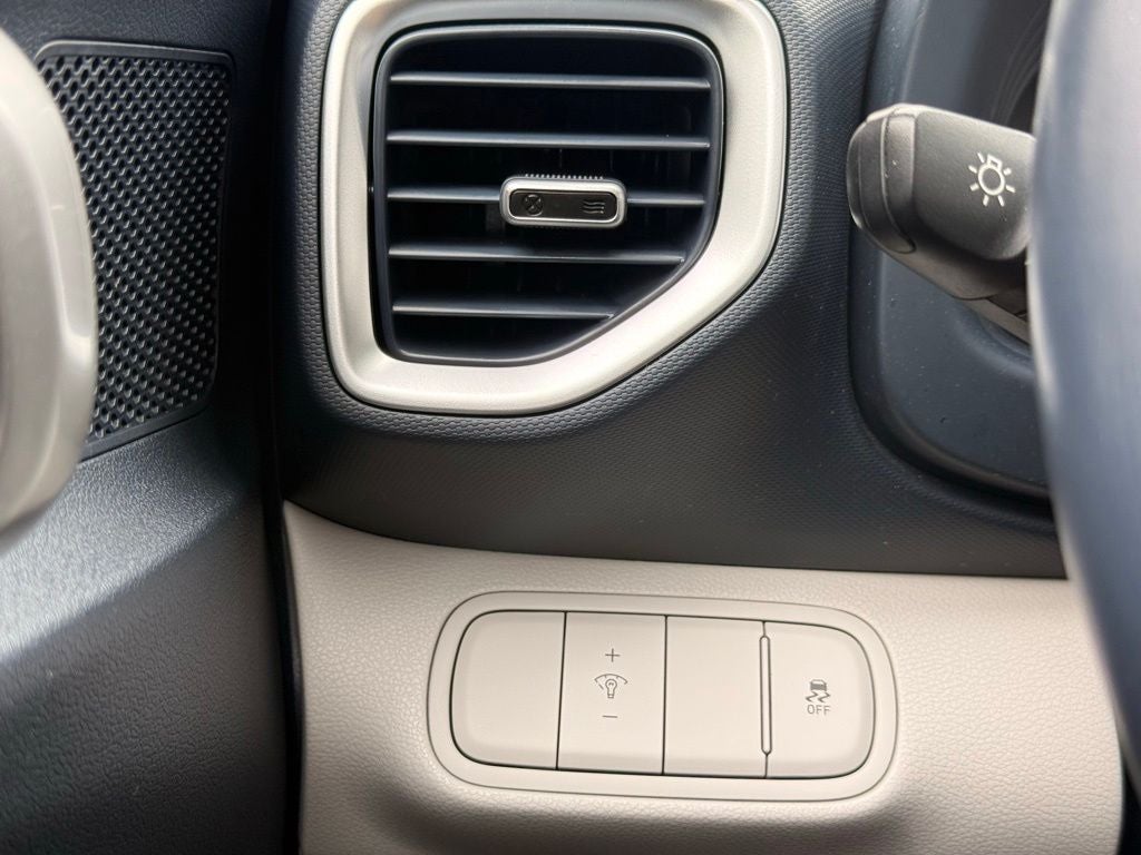 2023 Hyundai Venue Limited ONE OWNER CLEAN CARFAX