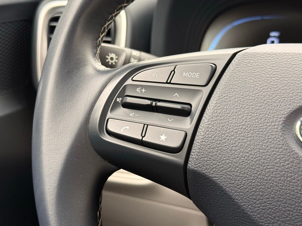 2023 Hyundai Venue Limited ONE OWNER CLEAN CARFAX