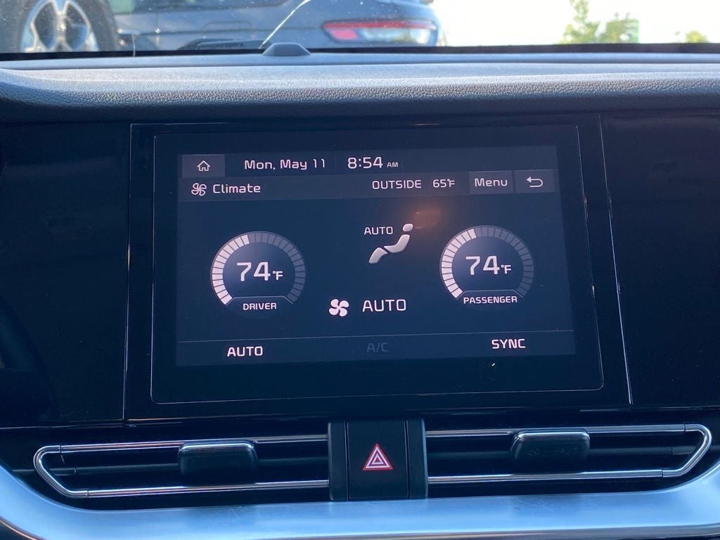 2022 Kia Niro LXS NICE CAR