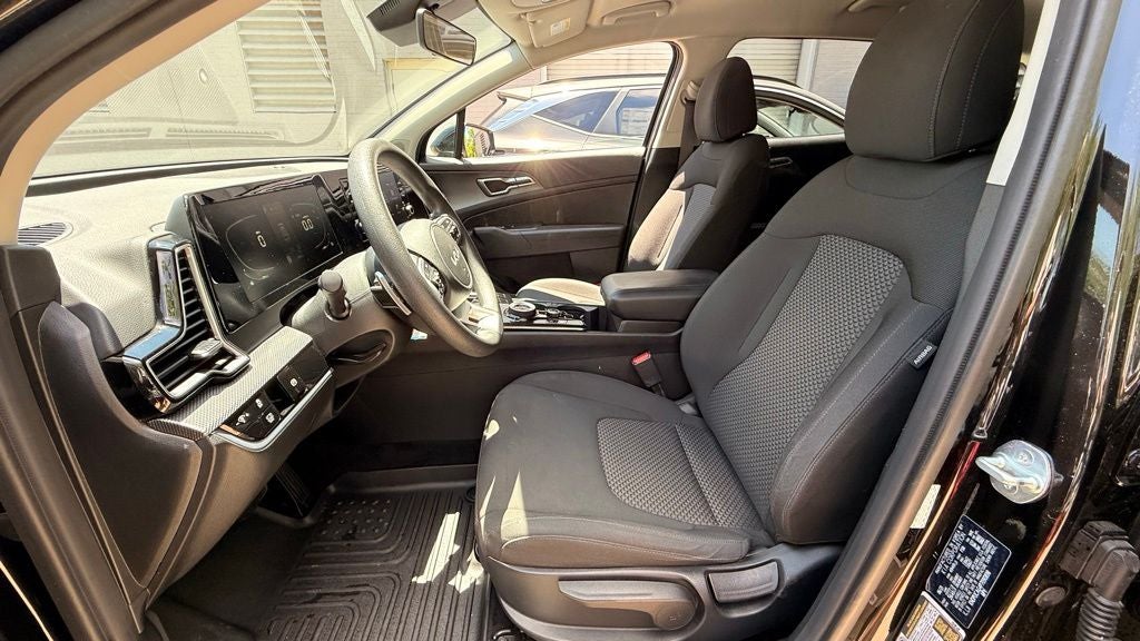 2023 Kia Sportage Hybrid LX LOW MILES