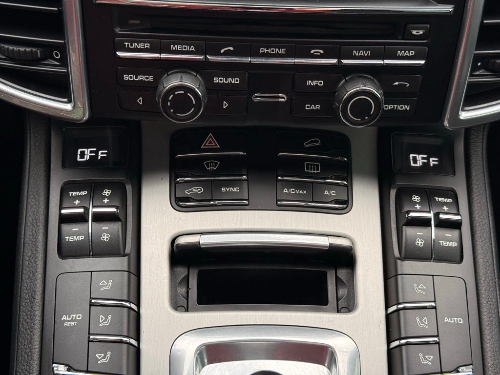 2014 Porsche Cayenne GTS CLEAN CAR FAX