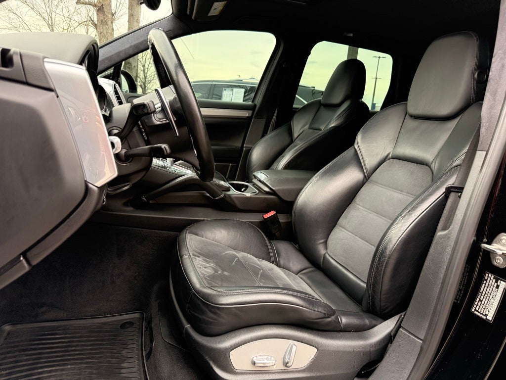 2014 Porsche Cayenne GTS CLEAN CAR FAX