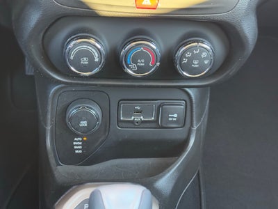 2017 Jeep Renegade Latitude SUPER CLEAN