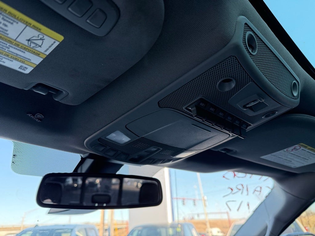 2018 Ford F-350SD Lariat Hard loaded!!