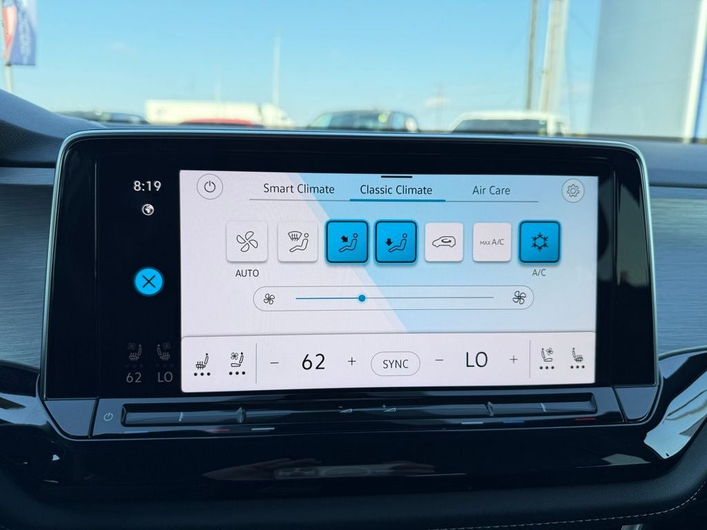 2025 Volkswagen Atlas Cross Sport 2.0T SE w/Technology