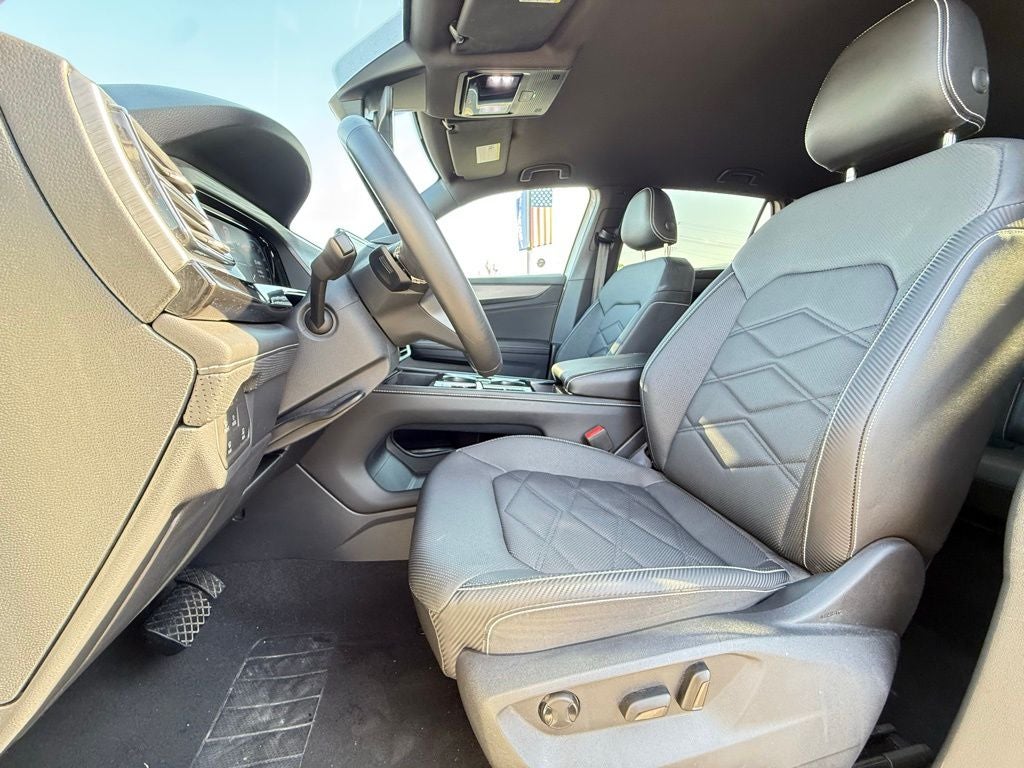 2025 Volkswagen Atlas Cross Sport 2.0T SE w/Technology