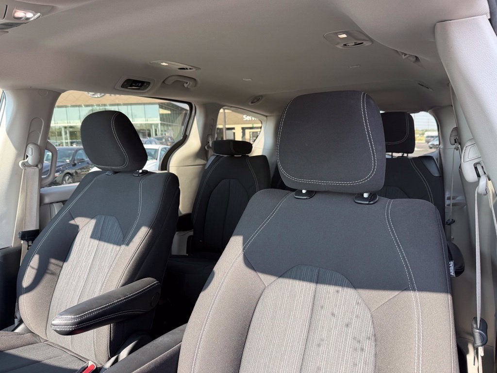 2024 Chrysler Voyager LX