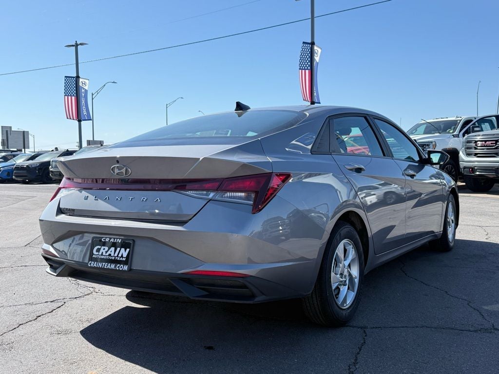 2023 Hyundai Elantra SE