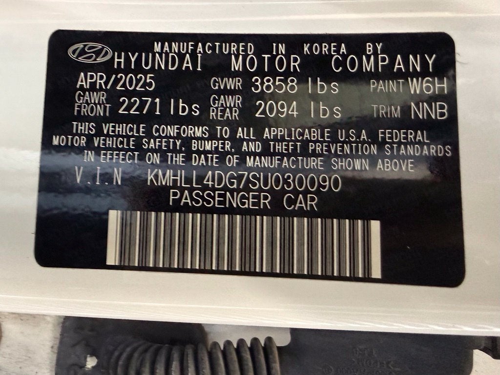 2025 Hyundai Elantra SE