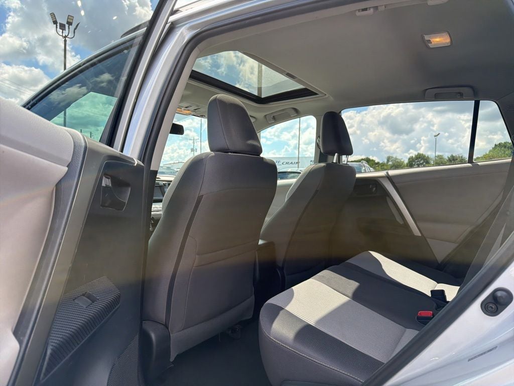 2013 Toyota RAV4 XLE Fresh Trade / Clean Carfax / Super Clean