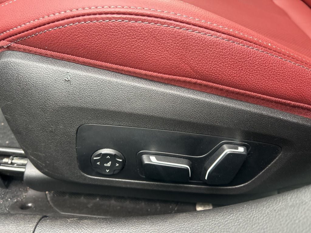 2025 BMW 3 Series 330i