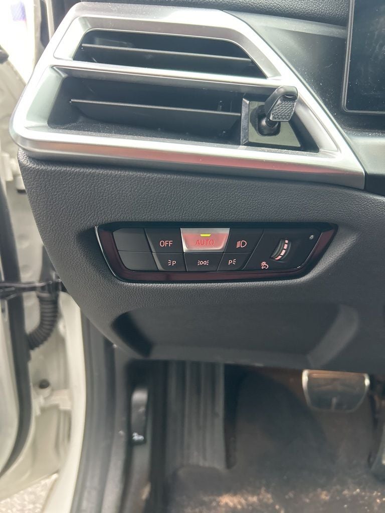 2025 BMW 3 Series 330i