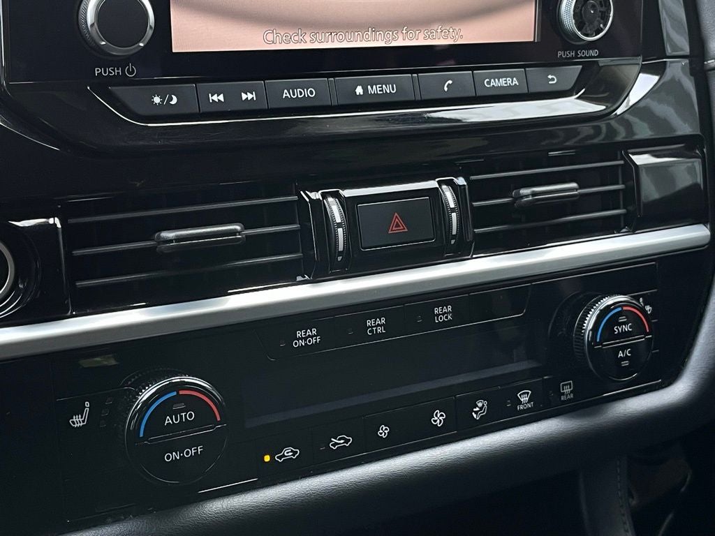 2022 Nissan Pathfinder SV 1-Owner / NissanConnect featuring Apple CarPlay an