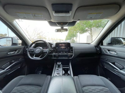 2022 Nissan Pathfinder SV 1-Owner / NissanConnect featuring Apple CarPlay an