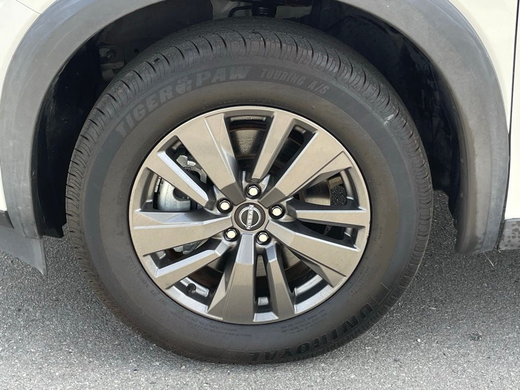 2022 Nissan Pathfinder SV 1-Owner / NissanConnect featuring Apple CarPlay an