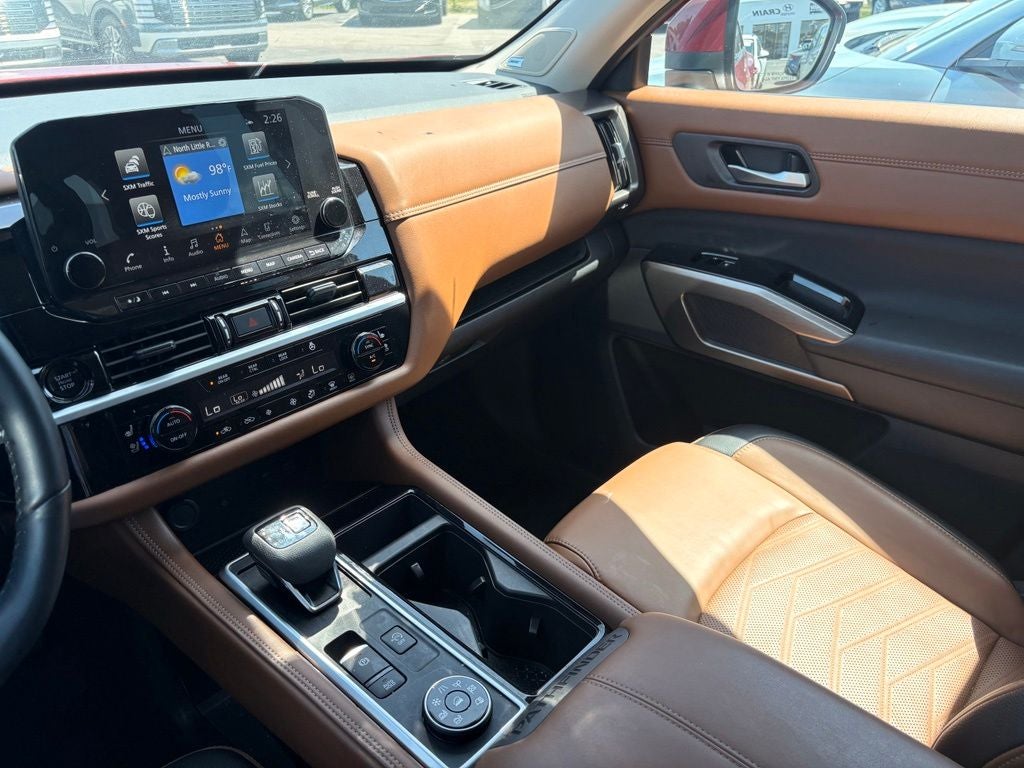2025 Nissan Pathfinder Platinum