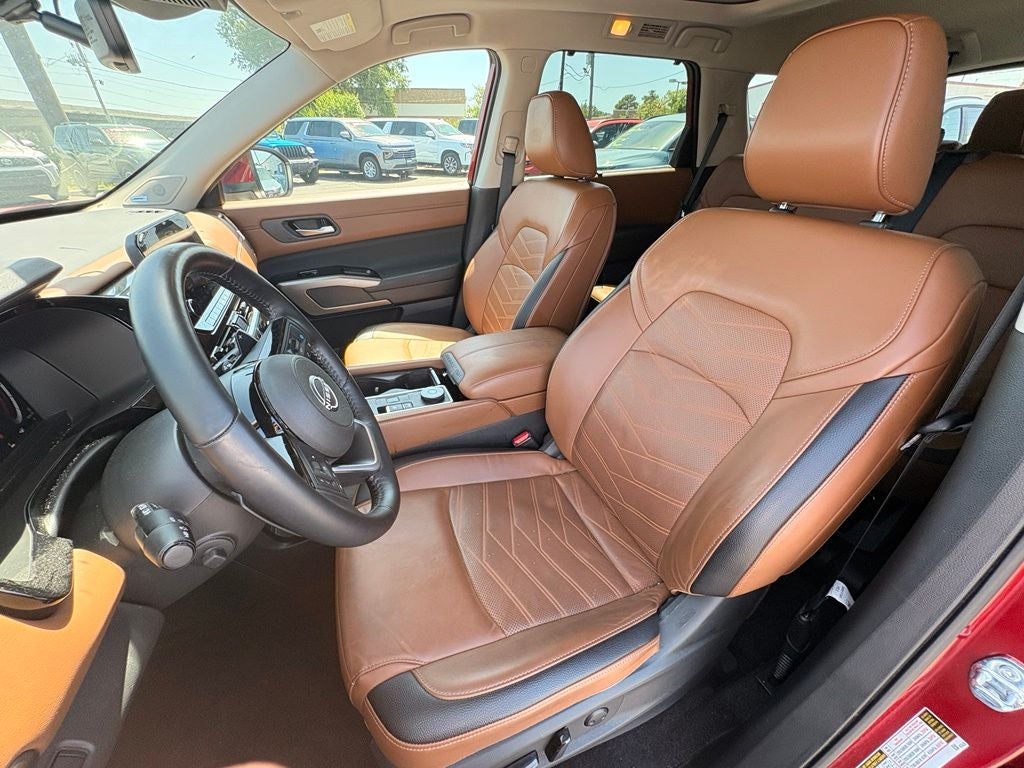 2025 Nissan Pathfinder Platinum