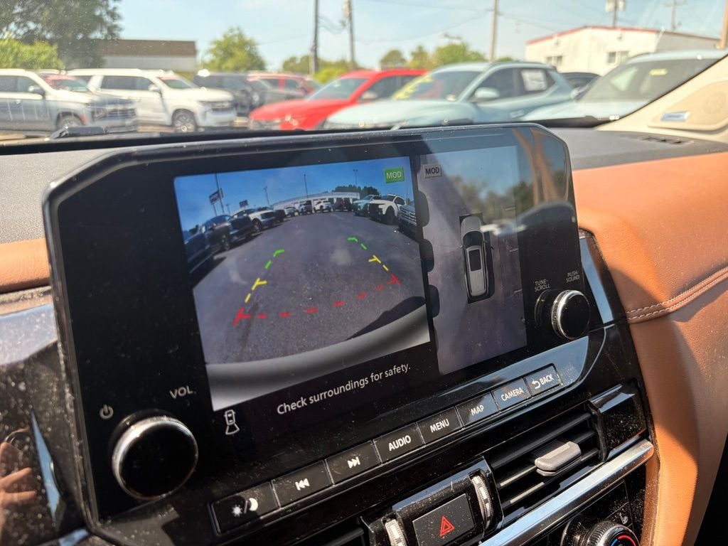 2023 Nissan Pathfinder Platinum