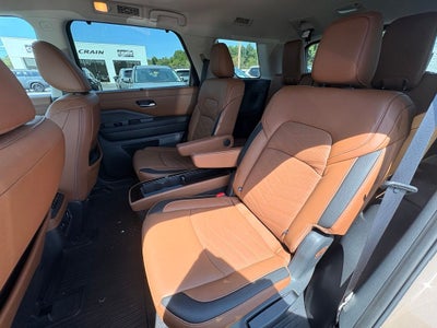 2023 Nissan Pathfinder Platinum