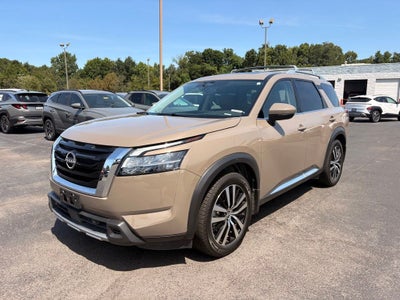 2023 Nissan Pathfinder Platinum