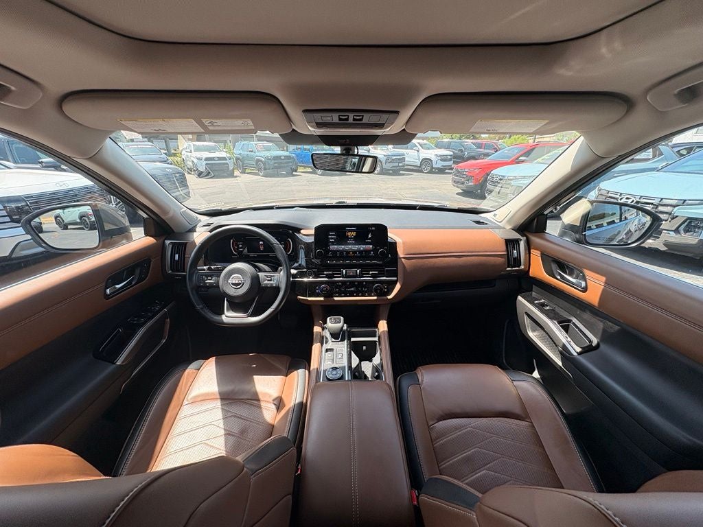 2023 Nissan Pathfinder Platinum