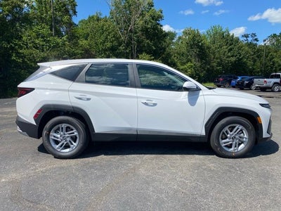 2025 Hyundai Tucson SE FWD