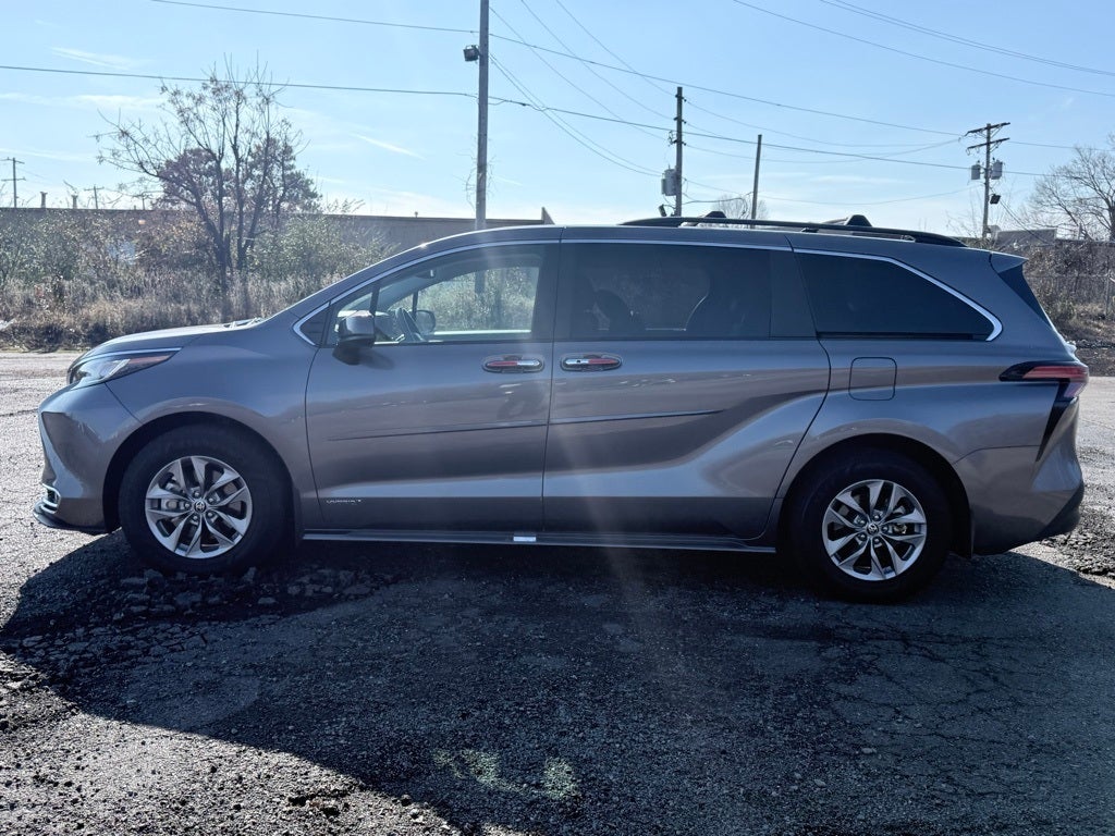 2021 Toyota Sienna XLE 7 Passenger
