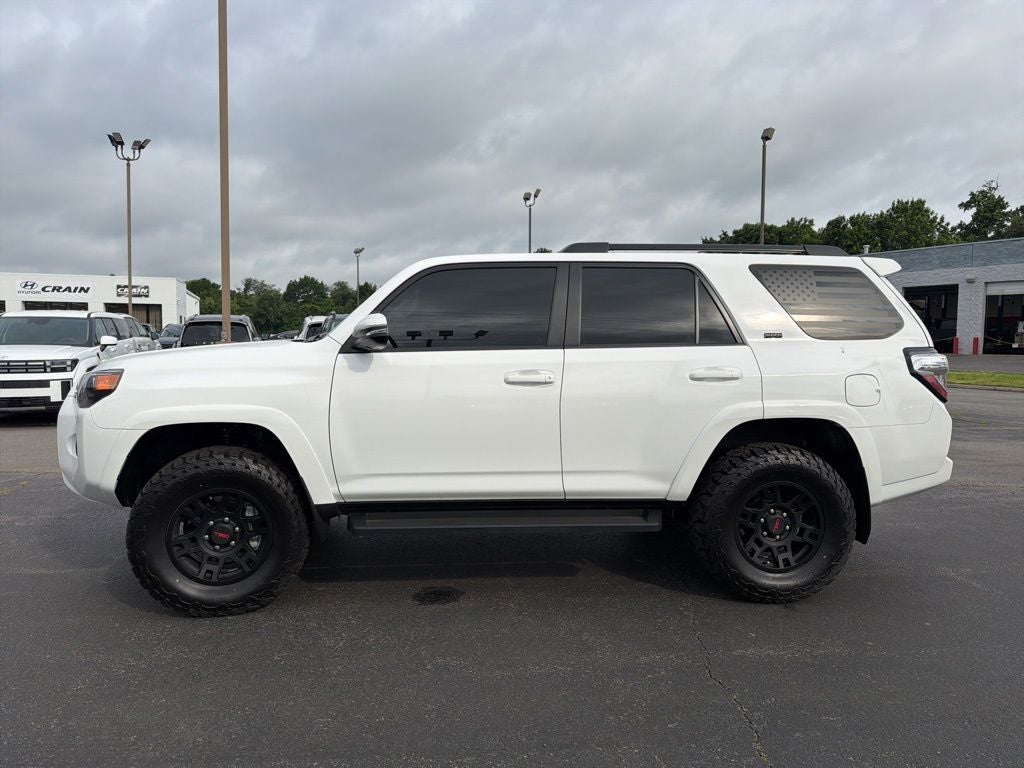 2023 Toyota 4Runner SR5 Premium LIFTED!! / 1-OWNER / CLEAN CAR-FAX