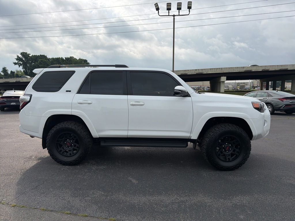 2023 Toyota 4Runner SR5 Premium LIFTED!! / 1-OWNER / CLEAN CAR-FAX