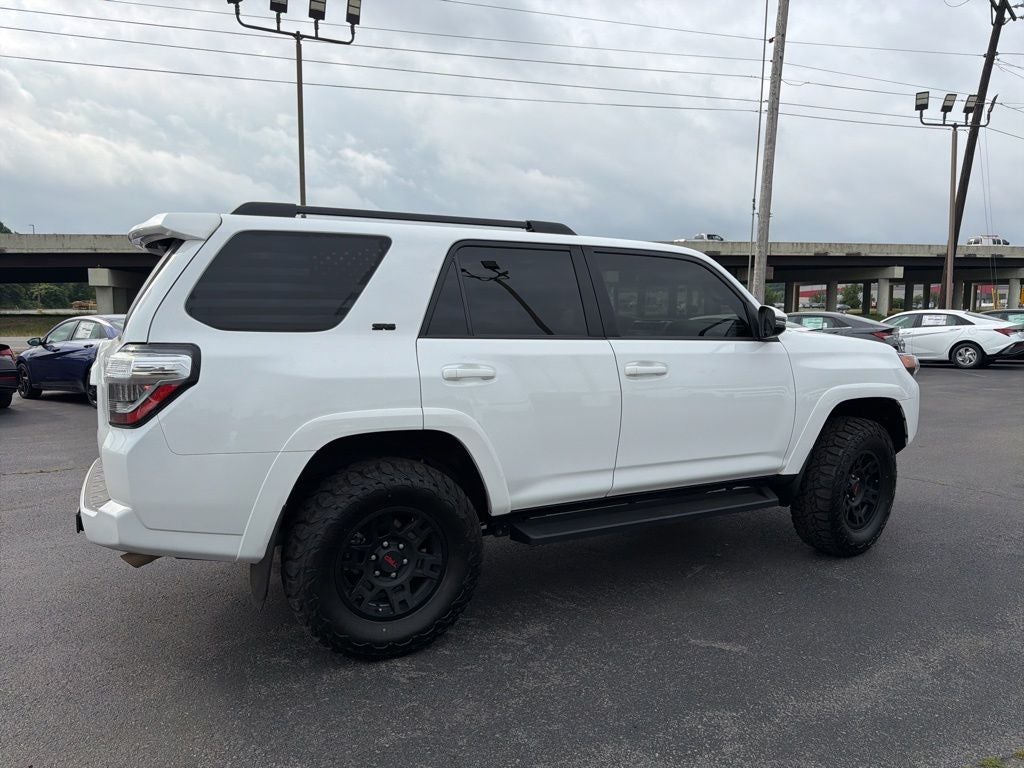 2023 Toyota 4Runner SR5 Premium LIFTED!! / 1-OWNER / CLEAN CAR-FAX