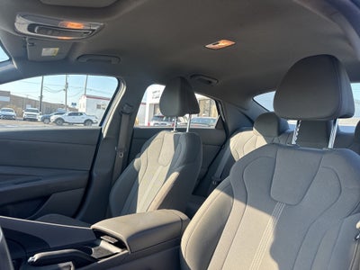 2024 Hyundai Elantra SE