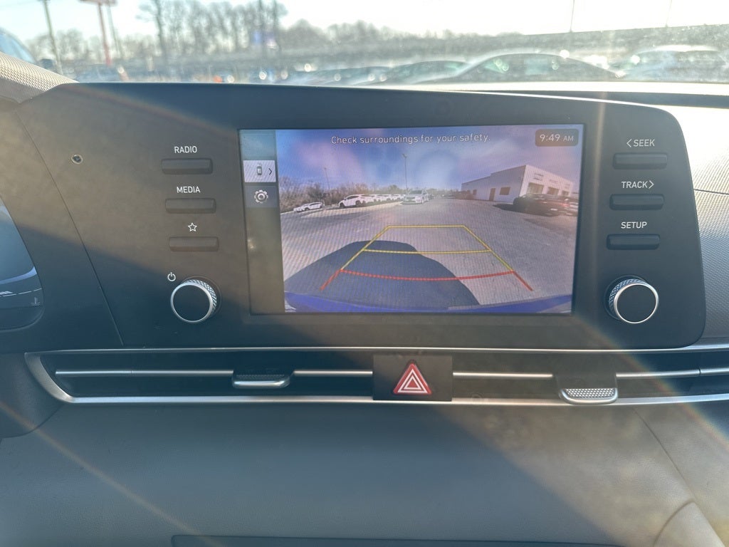 2024 Hyundai Elantra SE