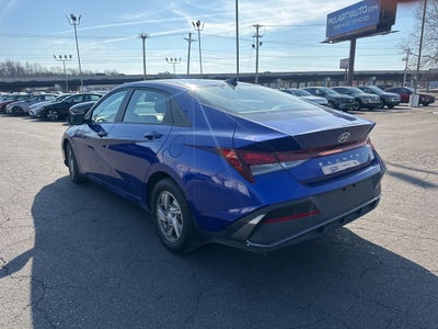 2024 Hyundai Elantra SE