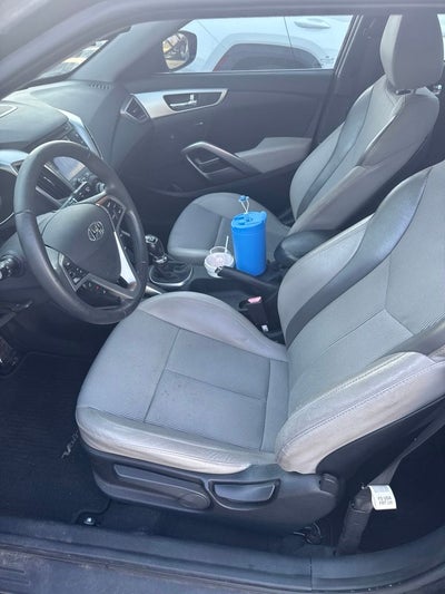 2013 Hyundai Veloster w/Gray Int