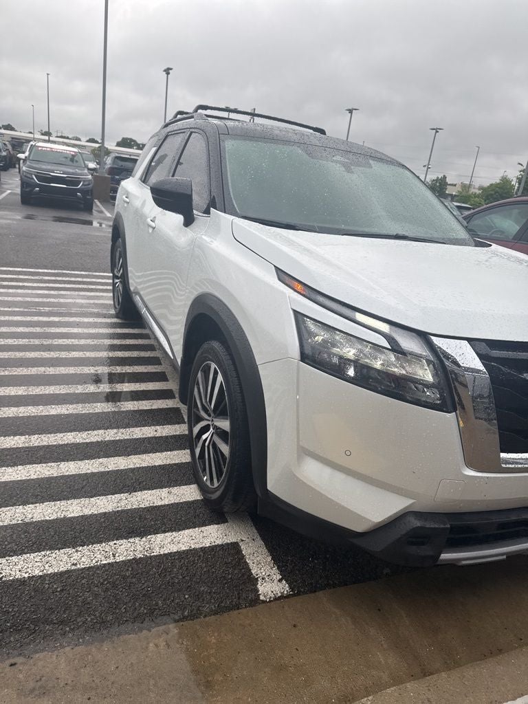 2025 Nissan Pathfinder Platinum