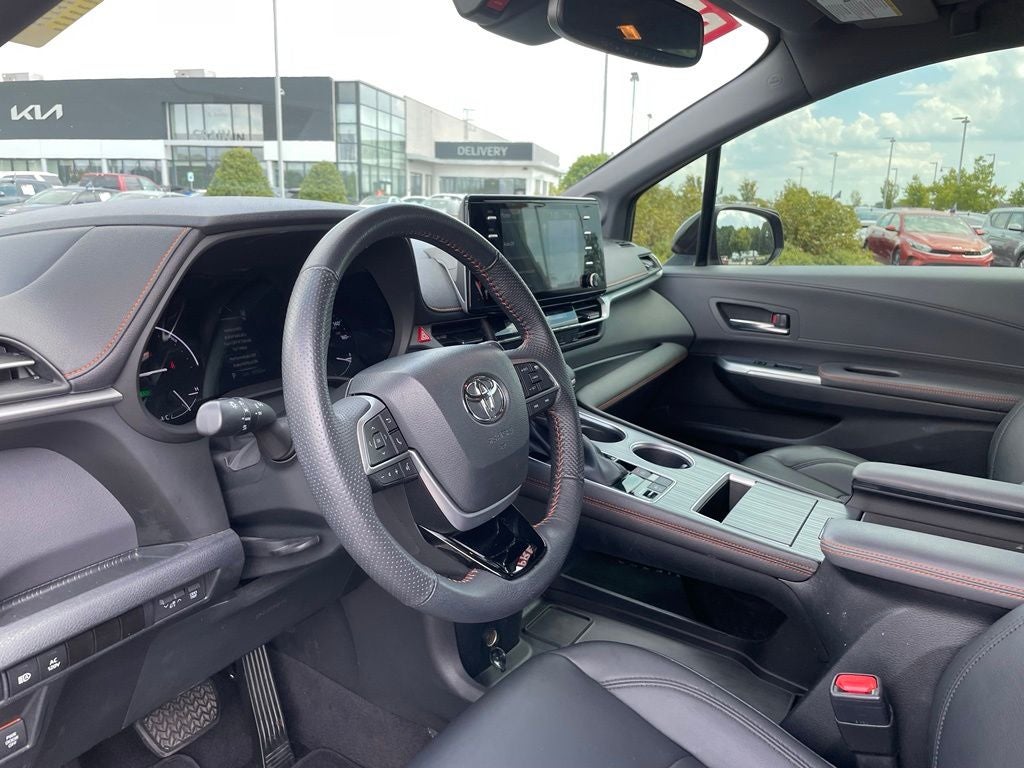 2022 Toyota Sienna XSE 7 Passenger
