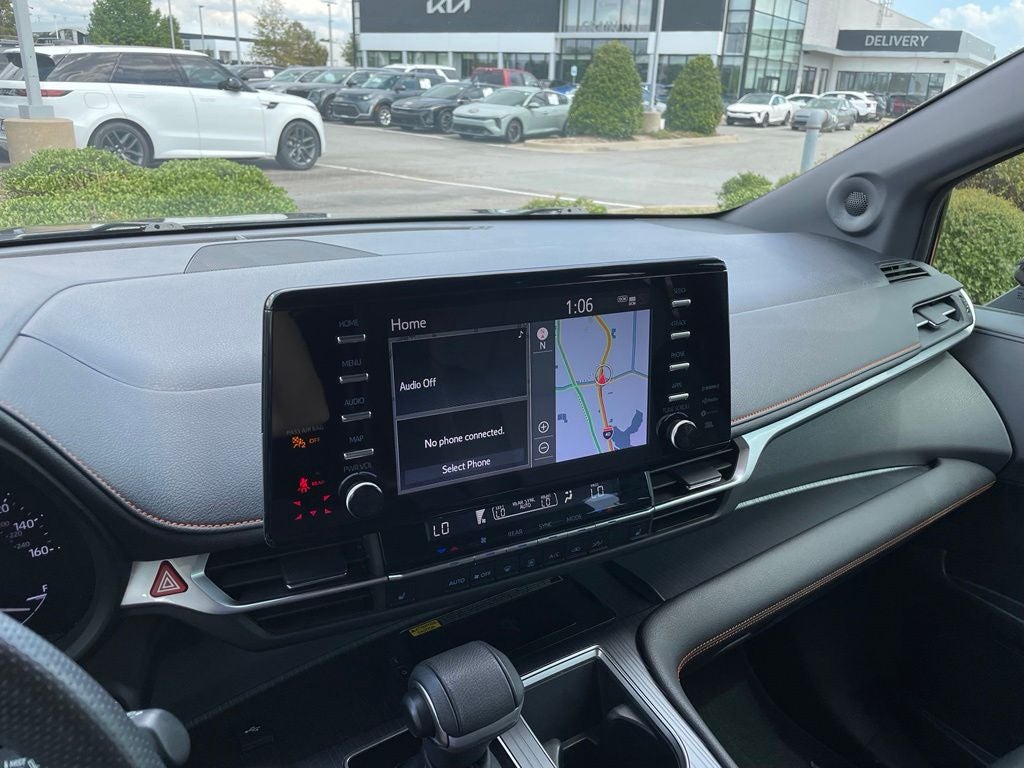 2022 Toyota Sienna XSE 7 Passenger