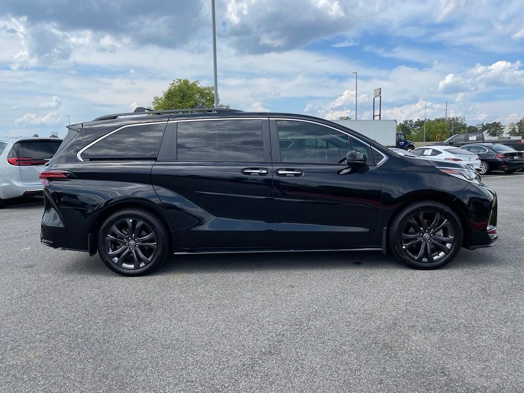 2022 Toyota Sienna XSE 7 Passenger