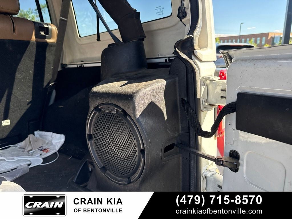 2013 Jeep Wrangler Unlimited Sahara - 4WD / CLEAN CARFAX / ONE OWNER