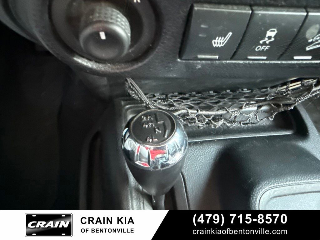 2014 Jeep Wrangler Unlimited Sahara - 4WD / CLEAN CARFAX