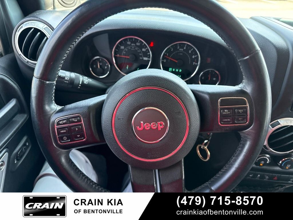 2014 Jeep Wrangler Unlimited Sahara - 4WD / CLEAN CARFAX