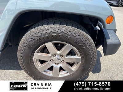 2014 Jeep Wrangler Unlimited Sahara - 4WD / CLEAN CARFAX