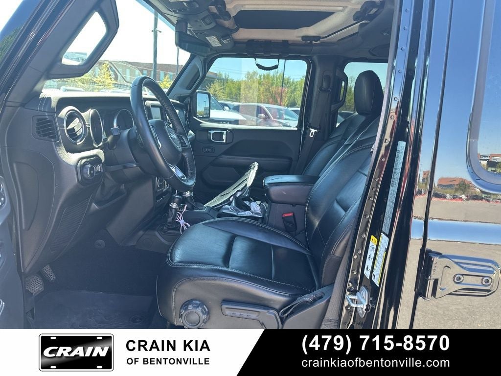 2018 Jeep Wrangler Unlimited Sahara - $48,230 MSRP / 4WD / ONE OWNER / LIFTED!