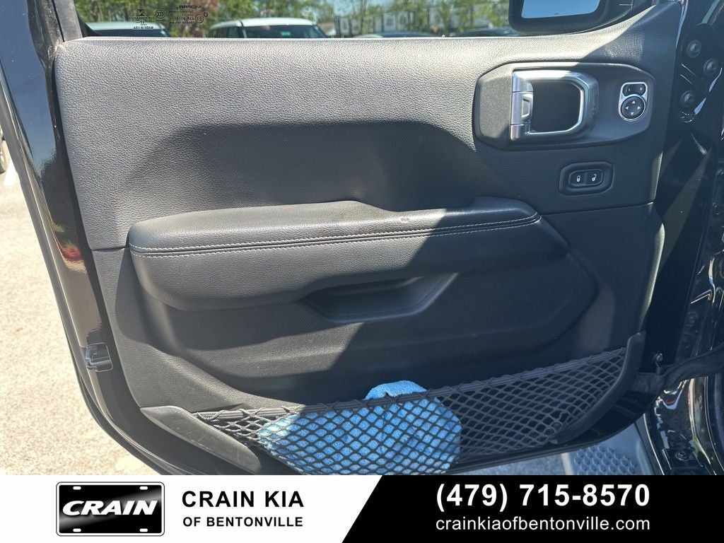 2018 Jeep Wrangler Unlimited Sahara - $48,230 MSRP / 4WD / ONE OWNER / LIFTED!